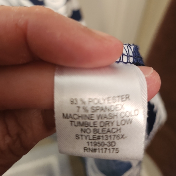 Dress - Picture 4 of 4